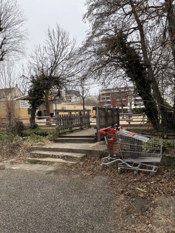 Signalement à Valence