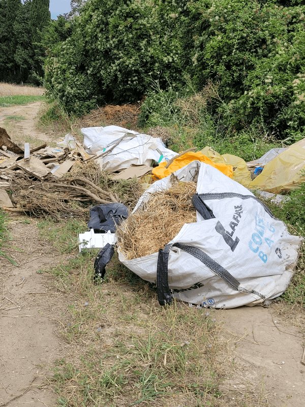 Dépôt sauvage, Chemin de Chaffard, Vedène