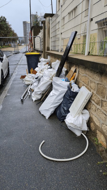 Dépôt sauvage, 108 Rue Édouard Vaillant, Villejuif