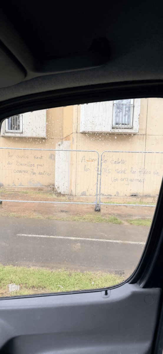 Tag, affiche, Rue Trémière, Villeneuve-d'Ascq