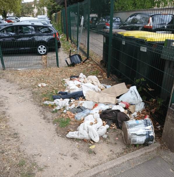 Dépôt sauvage, 140 Avenue du Docteur Roux, Viry-Châtillon
