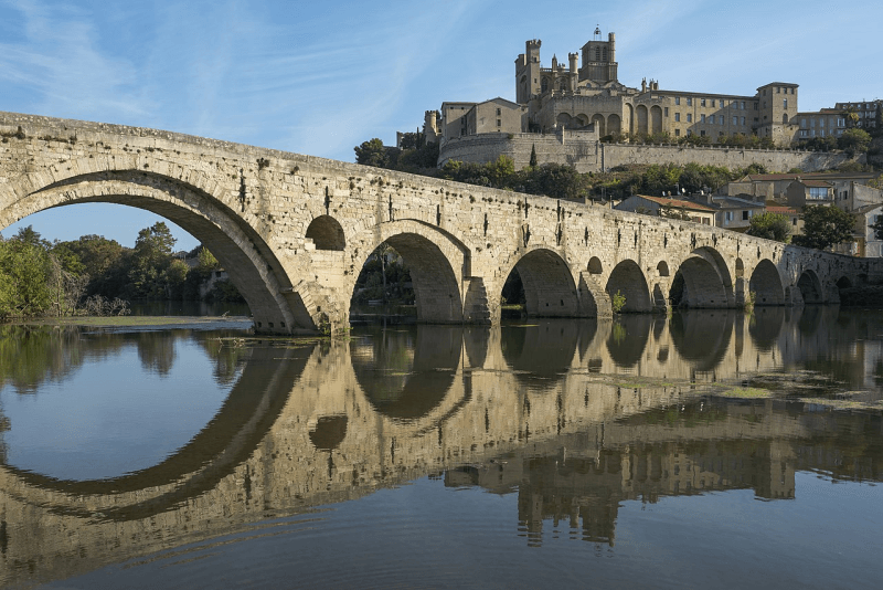 Pont Vieux et cathédrale Saint-Nazaire.