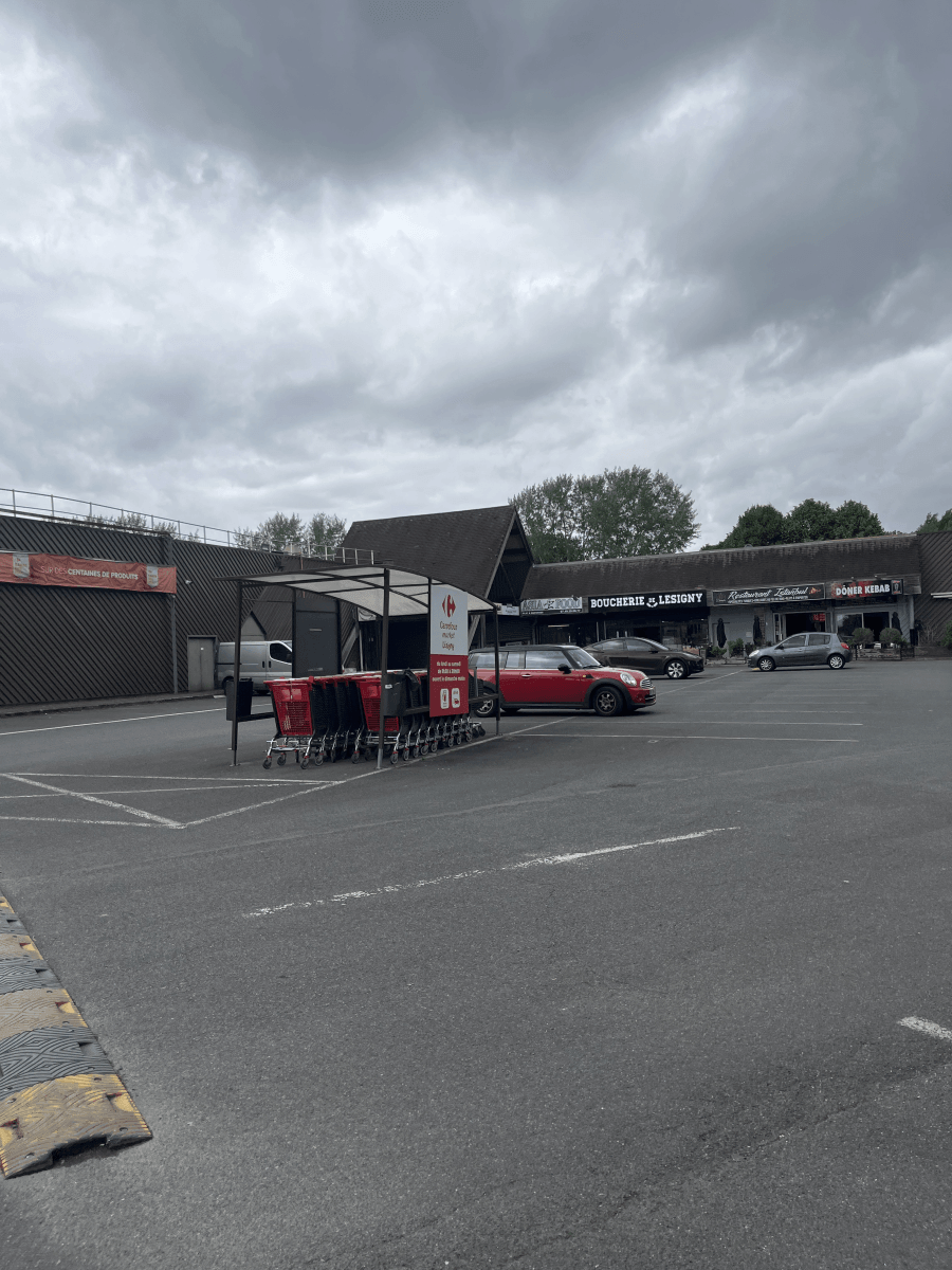 Carrefour market