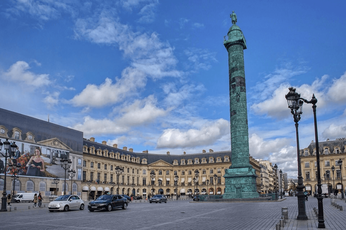 Place Vendôme (source wikipedia-besopha)