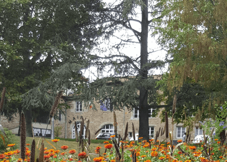 Villars, square de la mairie